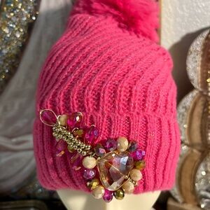 Woman winter knit beanie